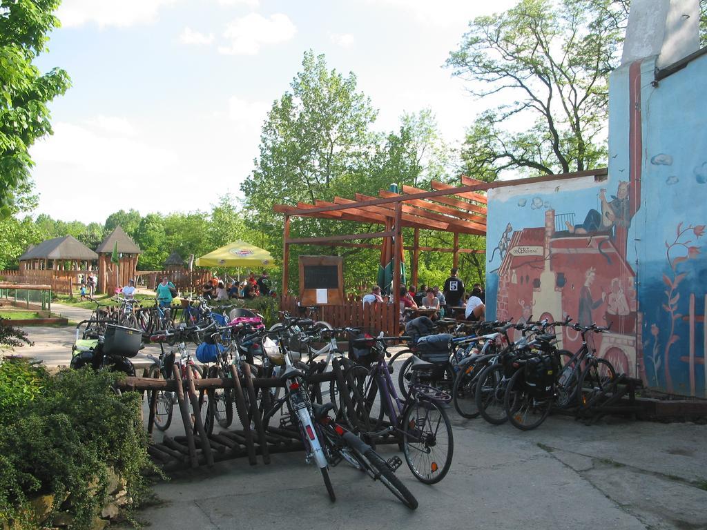 Вилла Zoopark Zelcin Мельник Экстерьер фото